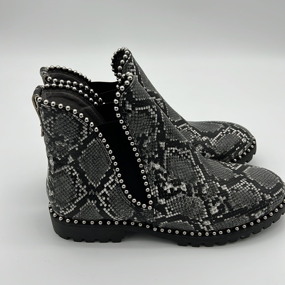 Seven Dial Booties - Picture 3 of 9